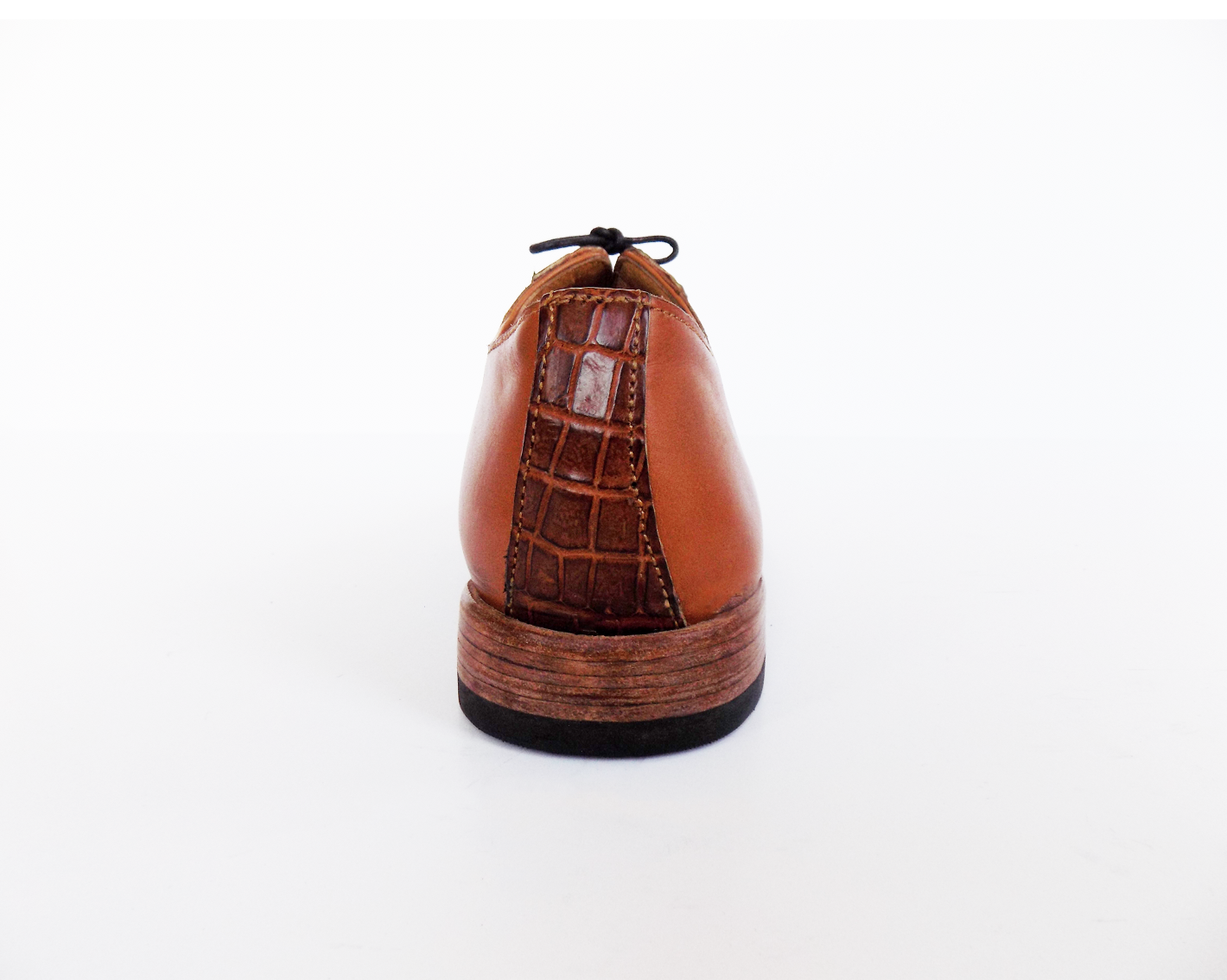 Fanaka Leather and Crocodile Lace-Up Shoe - Image 3