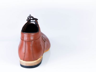 Ankle boot with binding classic shape